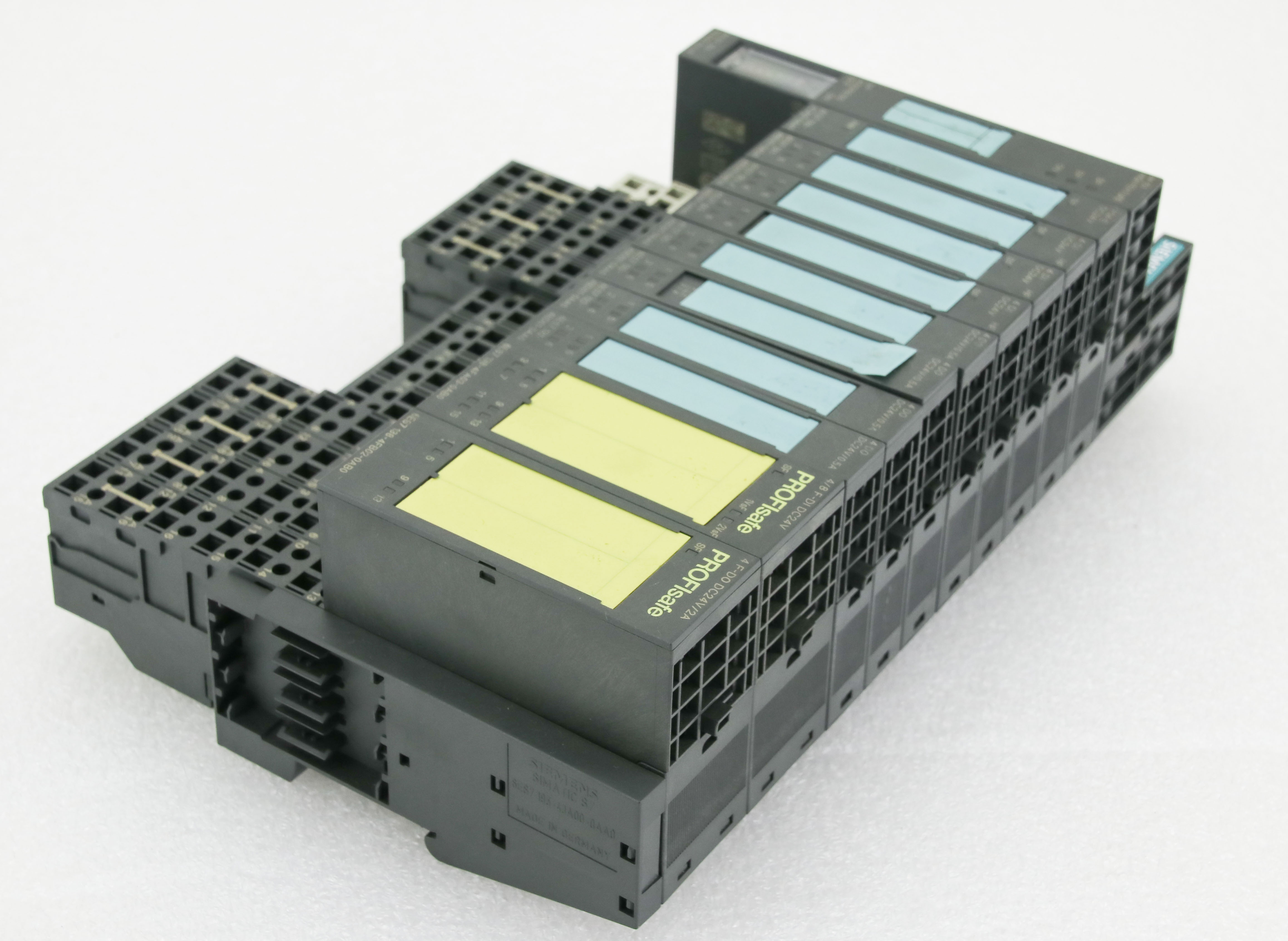 11278 SIEMENS INTERFACE MODULE (ET 200S) W/ 10 SLOTS 6ES7 151